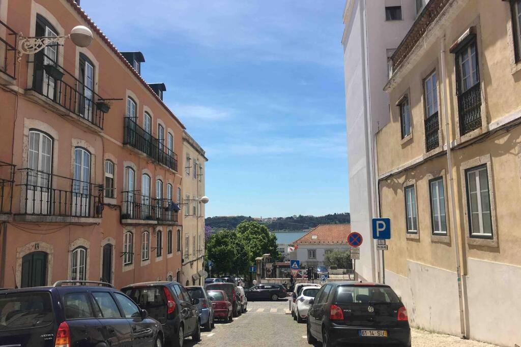 Two Bedroom Cozy Flat By River In Quiet Art Zone Lisbon Exterior photo